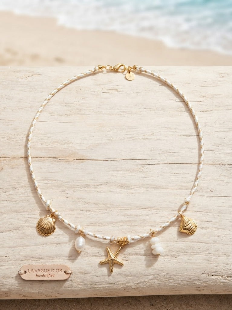 Collier Cordon Tressé Blanc & Doré avec Étoile de Mer Ciselée 3D, Perle d'Eau Douce Baroque & Coquillages - Acier Inoxydable 316L