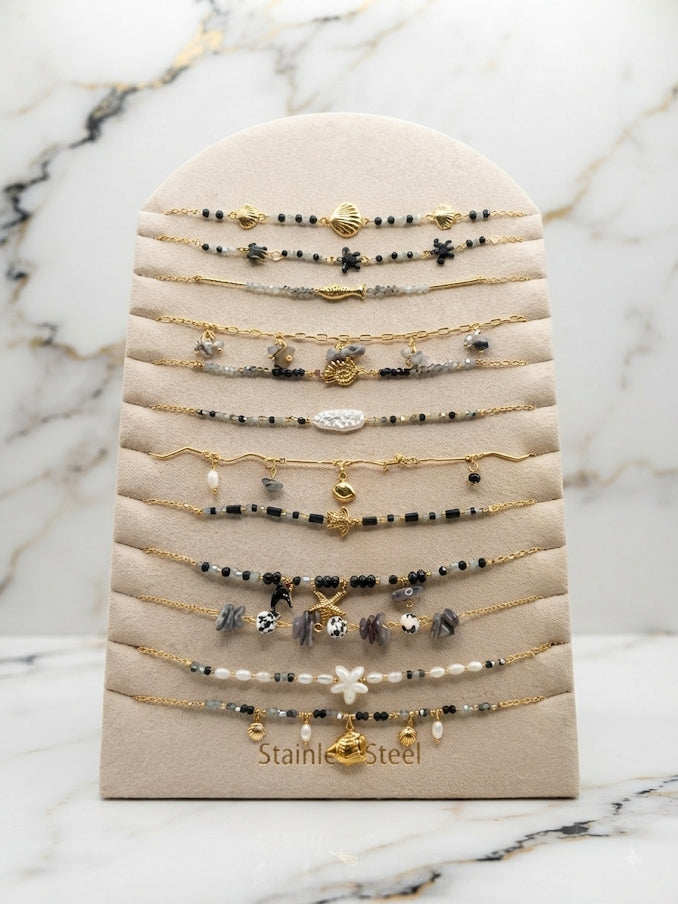 Présentoir Revendeur 12 Bracelets Acier Inox - Thème Onyx Noir, Agate Grise & Coquillages Dorés (STAINLESS STEEL)