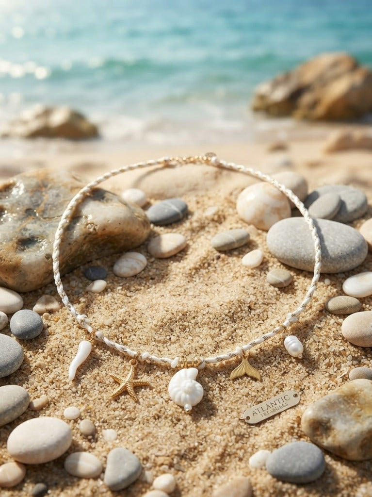 Collier Cordon Tressé Blanc & Doré avec 5 Charms Marins Coquillage Nautile, Sirène & Perle Baroque - Acier Inoxydable 316L