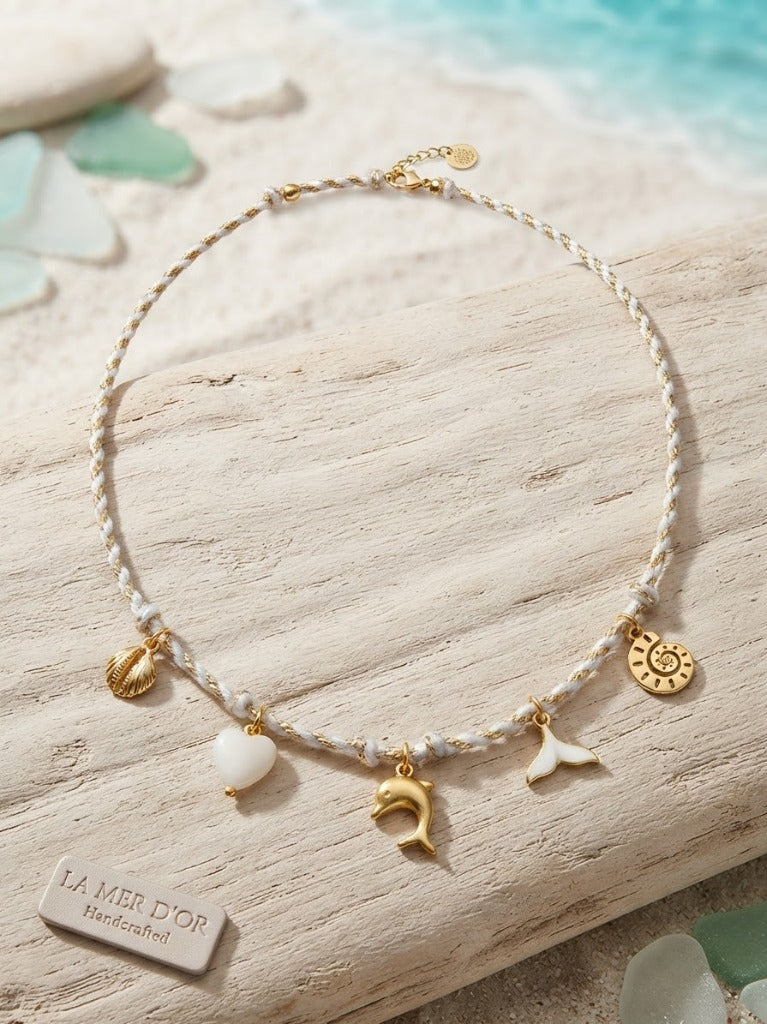 Collier Cordon Tressé Blanc & Doré avec Dauphin Doré 3D, Cœur en Nacre Blanche, Sirène & Coquillages - Acier Inoxydable 316L