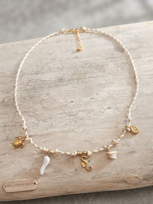 Collier Cordon Tressé Blanc & Doré avec Hippocampe Doré 3D, Tortue Marine & Coquillage Ammonite - Acier Inoxydable 316L