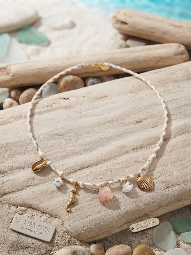 Collier Cordon Tressé Blanc & Doré avec Quartz Rose, Hippocampe Doré, Fleur Nacre & Coquillages - Acier Inoxydable 316L