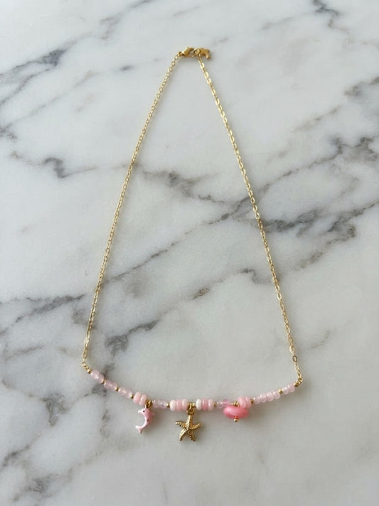 Collier Maille Fine Dorée avec Étoile de Mer Ciselée 3D, Dauphin Émaillé Rose & Anneau Corail - Acier Inoxydable 316L