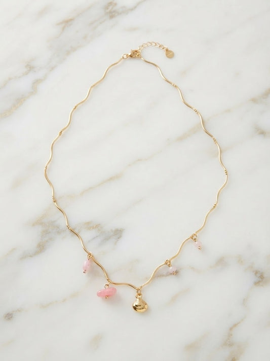 Collier Tige Ondulée Vague Dorée avec Coquillage Peigne Doré 3D, Galet & Pampilles Quartz Rose - Acier Inoxydable 316L